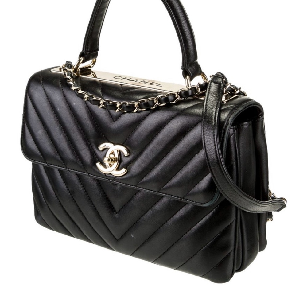 CHANEL Black Quilted Shoulder Bag with Gold Hardware